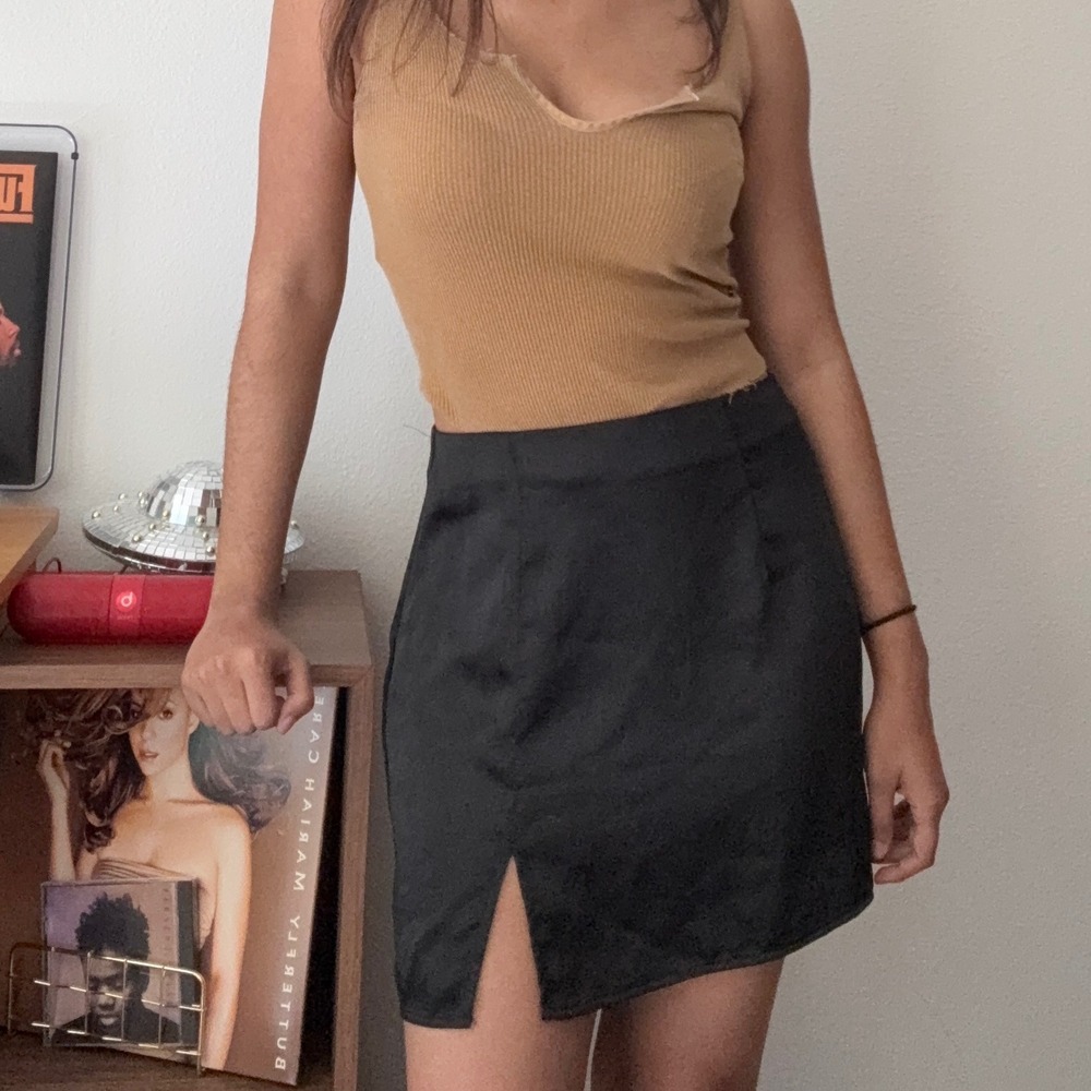 Topshop Black Mini Skirt Women's Size US 8 Above Knee Slit Front Satin
